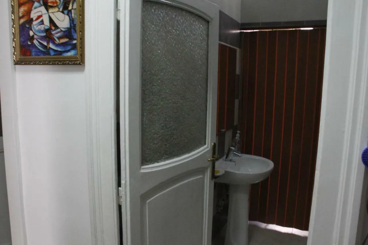 Hotel 1Bed In Basic 8 Bed Mixed Dorm Napoli 0*,  Italia