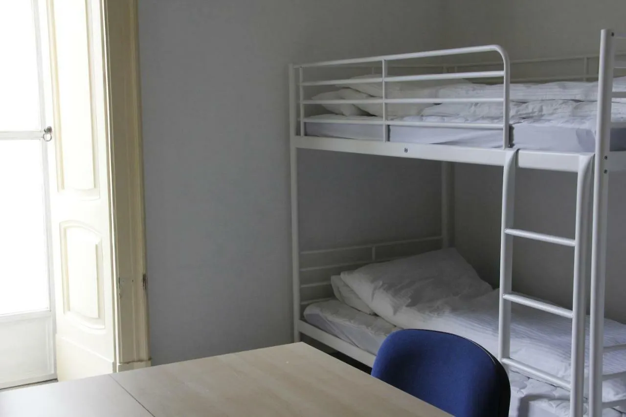 Affittacamere Hotel 1Bed In Basic 8 Bed Mixed Dorm Napoli Italia